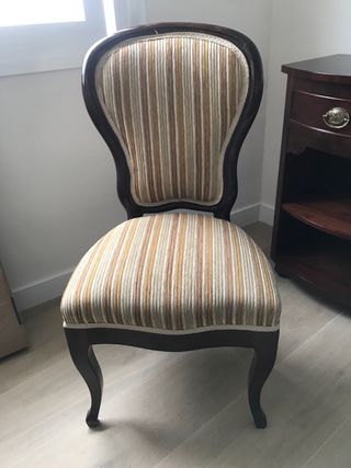 Silla antigua de caoba