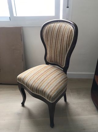 Silla antigua de caoba