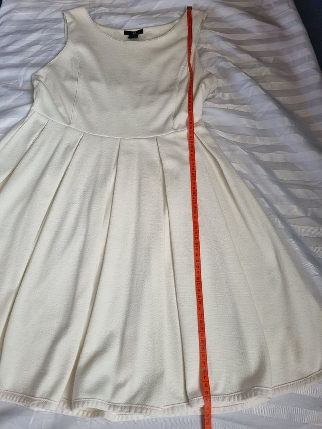 Vestito bianco smanicato