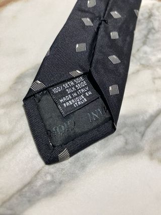 Corbata Armani nueva.