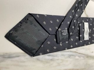 Corbata Armani nueva.