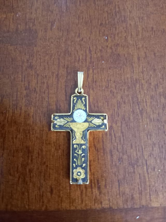 Ciondolo vintage a forma di croce