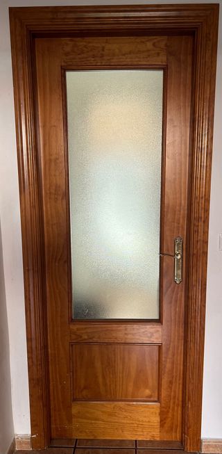 Puertas de interior mazizas con perfiles y moldura