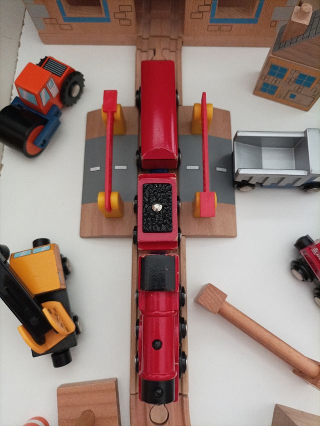 Tren de madera Imaginarium