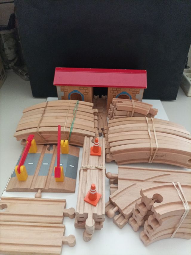 Tren de madera Imaginarium