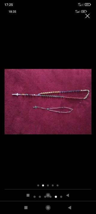 Cruz de primera comunión y medallas