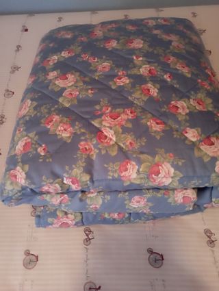 Edredón para cama 90 cm ,muy ancho.
