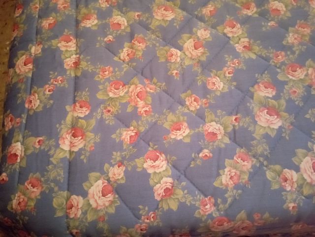 Edredón para cama 90 cm ,muy ancho.