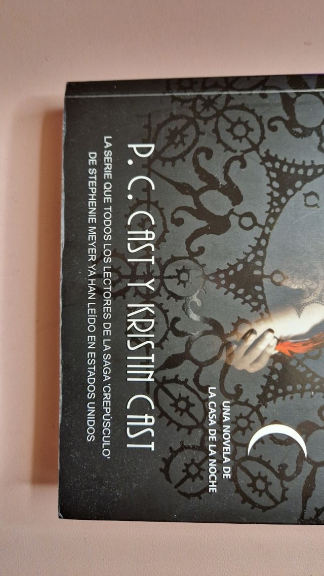 Atrapada (La casa de la noche / A House of Night) (Spanish Edition)