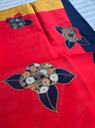Pañuelo japonés con rosa de Japón
