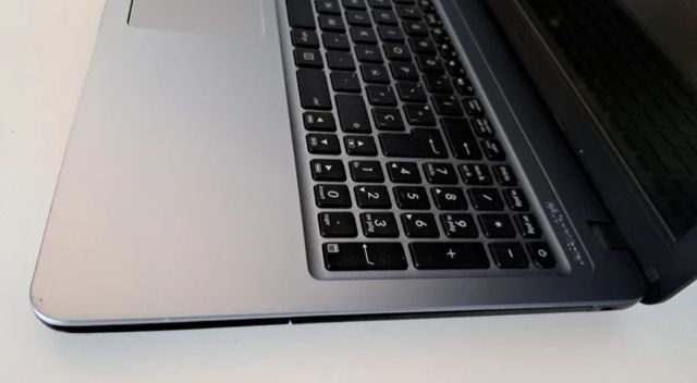 Ordenador portátil Asus SonicMaster