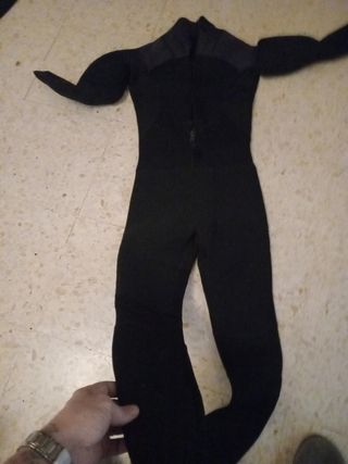 Traje de busear nuevo solo loe puesto 2b