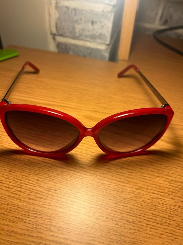 Gafas de sol montura rojas
