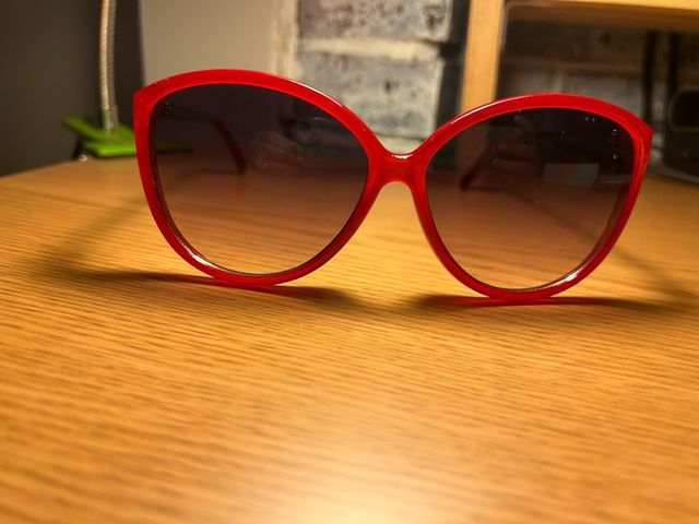 Gafas de sol montura rojas