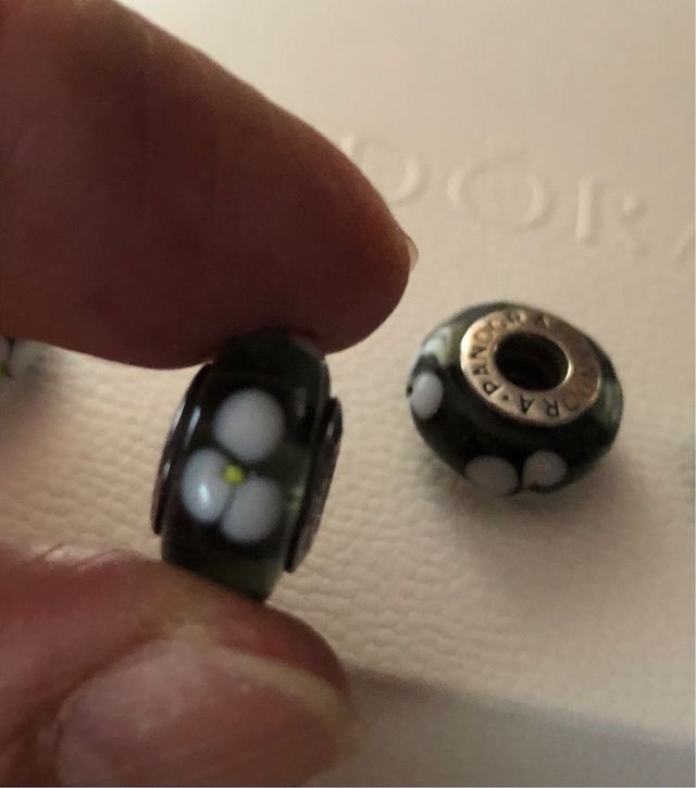 Cuatro Charm de murano. Pandora original.