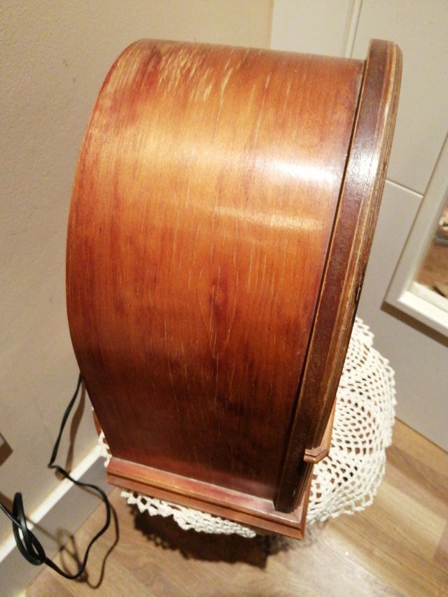 Radio de madera. Vintage