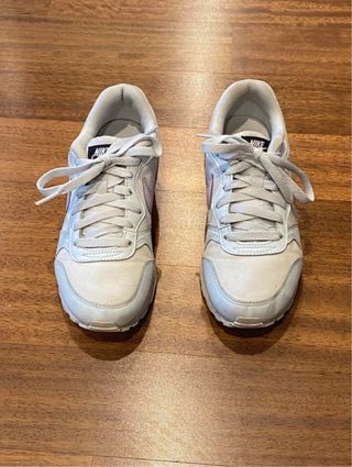 Zapatillas Nike talla 36. Muy cuidadas.