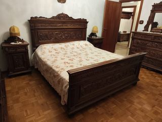 Camera da letto matrimoniale intagliata a mano