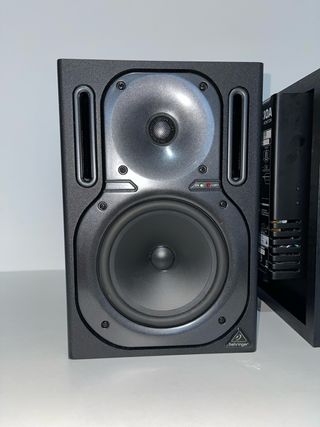 monitores de estudio altovoces