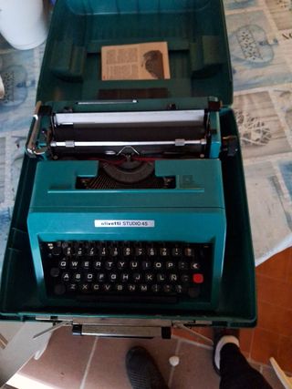 Máquina escribir oliveti estudio 45