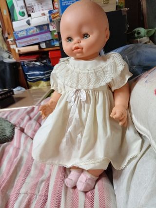 Preciosa muñeca pelóna Nina nana