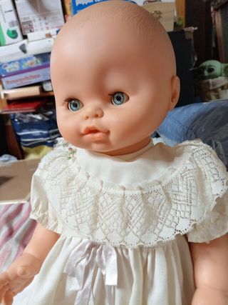 Preciosa muñeca pelóna Nina nana