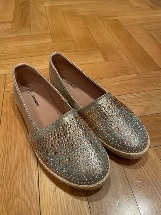 Alpargatas brillantes