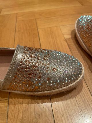 Alpargatas brillantes