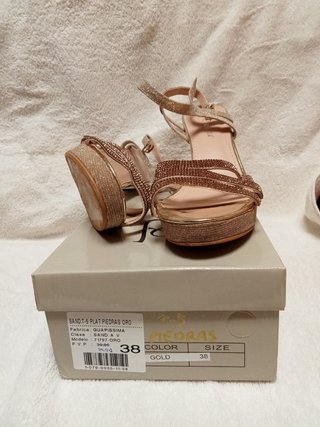 Sandalias de fiesta en dorado