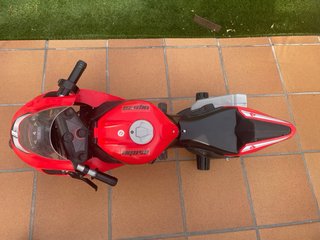 Moto para niño , 24 v poco uso