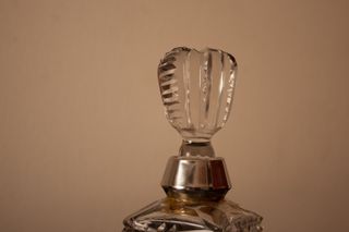 Licorera de Cristal Cuello de plata