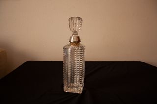 Licorera de Cristal Cuello de plata