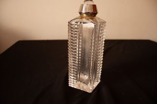 Licorera de Cristal Cuello de plata