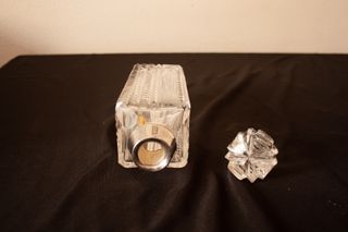 Licorera de Cristal Cuello de plata