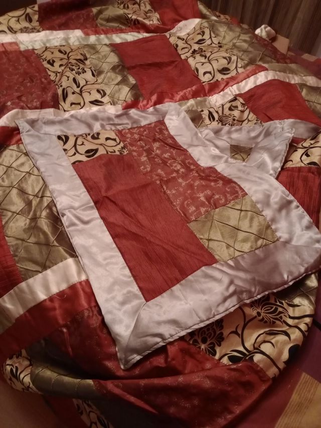 Colcha cama 1,50 y fundas cojines