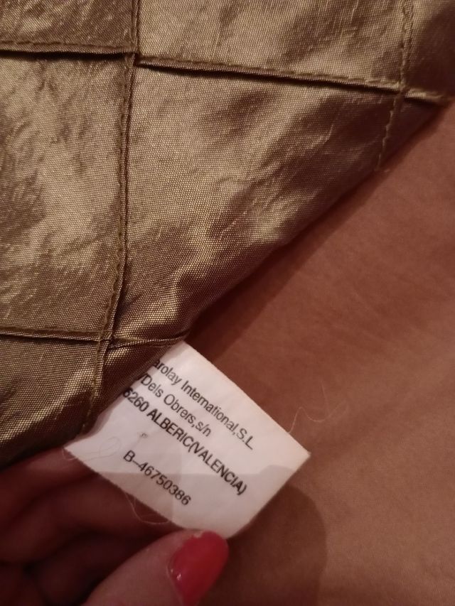 Colcha cama 1,50 y fundas cojines