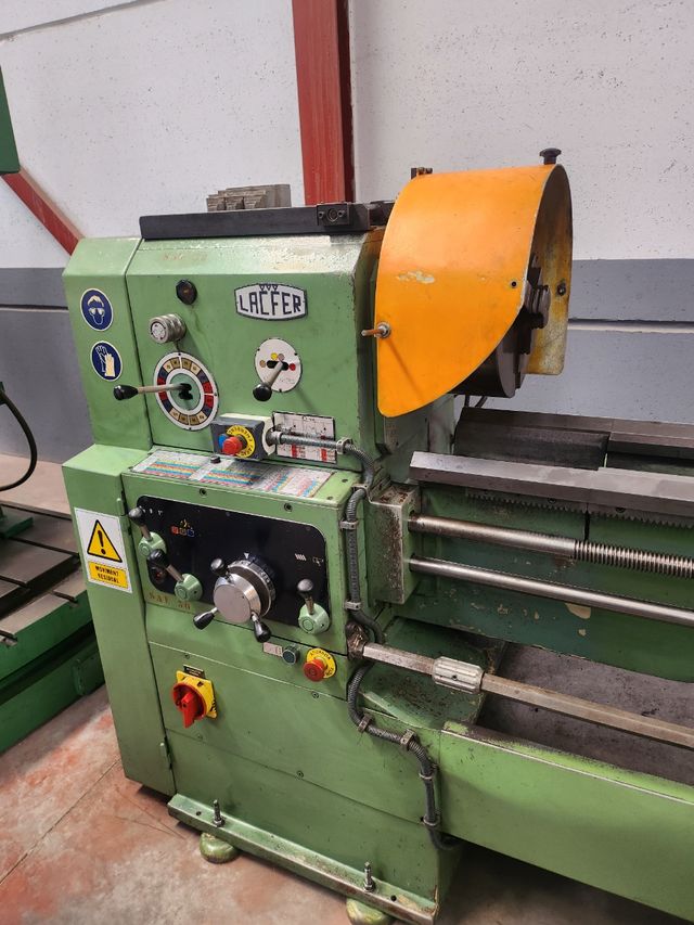 Torno lacfer cr2E 250. 2.000 mm