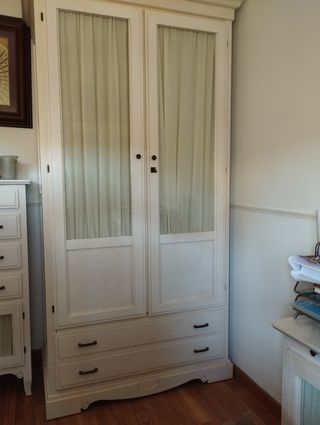 Mesita  madera  blanca