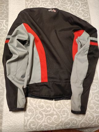 Chaqueta moto.