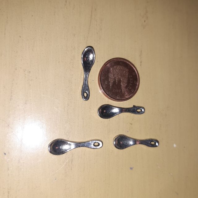 Complementos Belén.  Cucharas metal