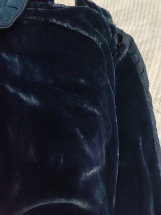 Anorak azul marino con forro de pelo