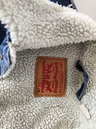 CAZADORA VAQUERA LEVIS ETIQUETA ROJA