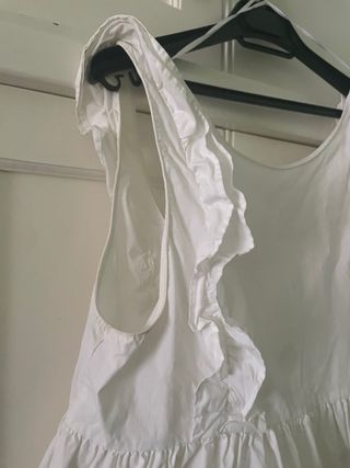 Blusa de tirantes con volantes