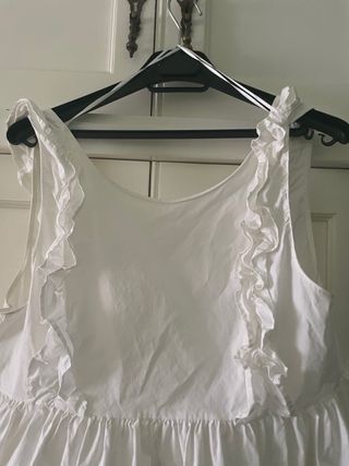 Blusa de tirantes con volantes