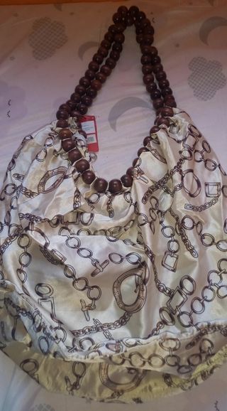 Bolso estampado de mujer.
