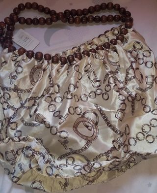 Bolso estampado de mujer.