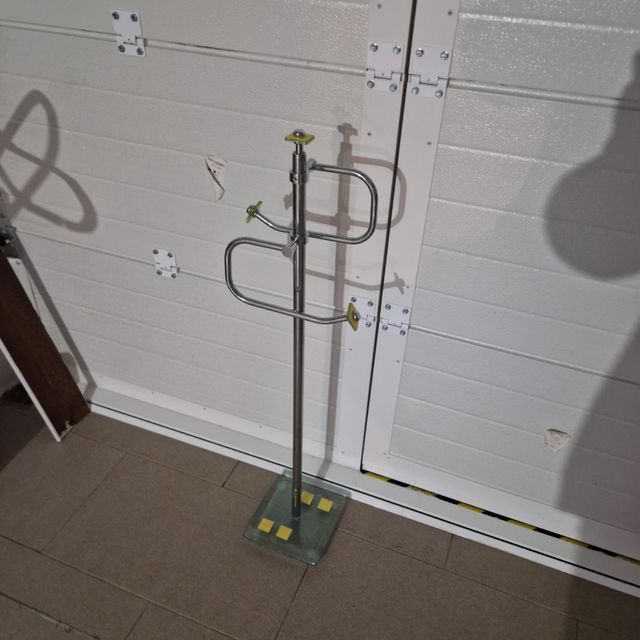 Toallero de pie de baño