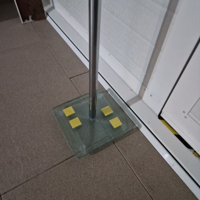 Toallero de pie de baño