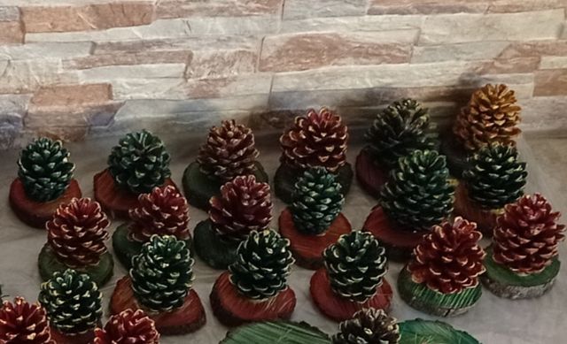 Piñas naturales decoración Navidad