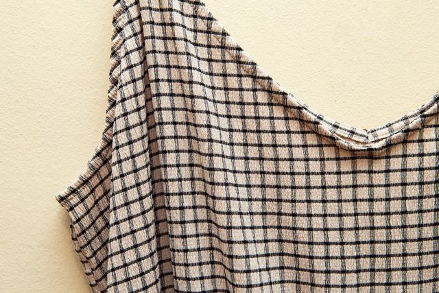 Mono largo de cuadros beige de H&M